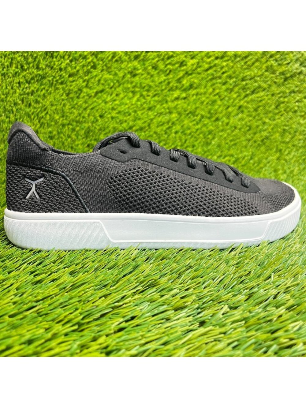 Flux Footwear Adapt Trainer Black Womens Size 9 Mens Size 7.5 Athletic Shoes